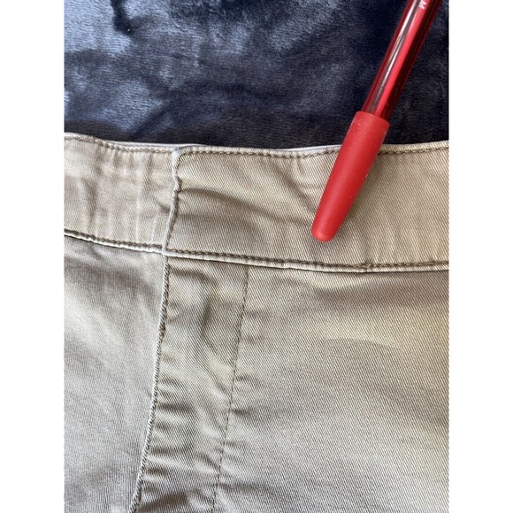 Lane Bryant Shorts Womens Plus Size 28 Chino High Rise Stretch Khaki - Picture 9 of 10